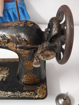 Maquina de coser antigua