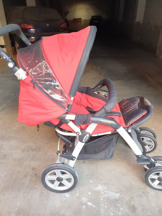 Se vende caro de bebe casi nuevo