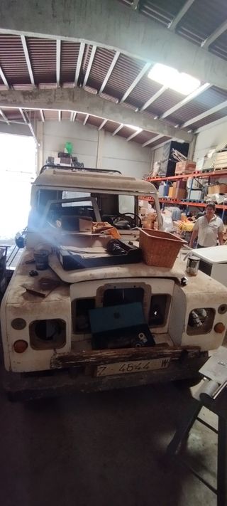 Land Rover santana 1983