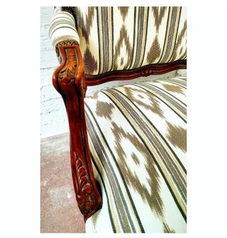 Butaca Luis XV tapizada en mallorquina