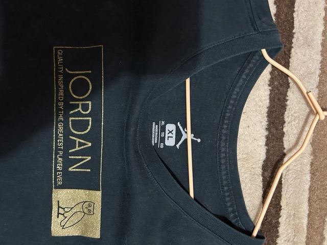 Camiseta Jordan x OVO