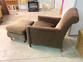 Sillón con chaise-longe marròn