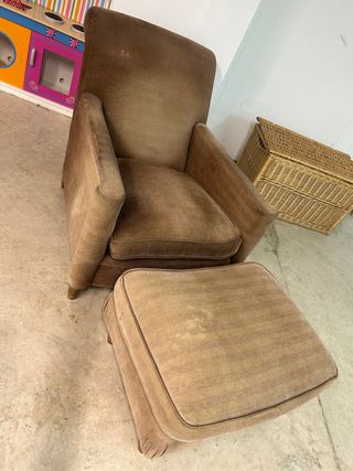 Sillón con chaise-longe marròn