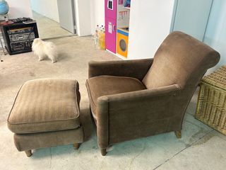 Sillón con chaise-longe marròn