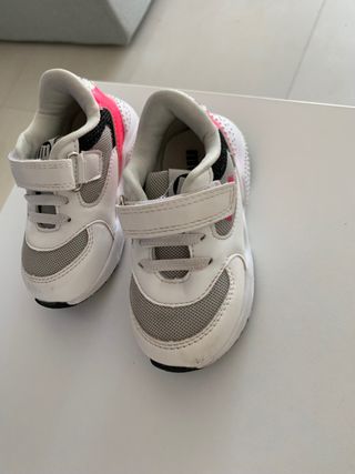 zapatillas Mustang niña/niño 23, casi sin uso