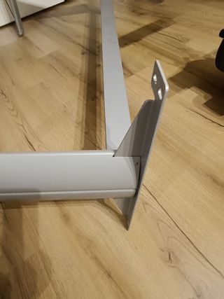 Gambe con trave per scrivania