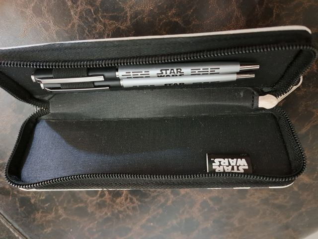Estuche Star Wars con 2 bolígrafos. Nuevo