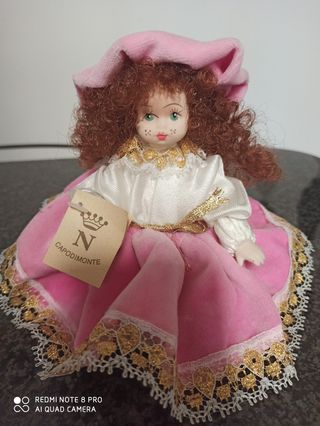 bambola in porcellana Capodimonte