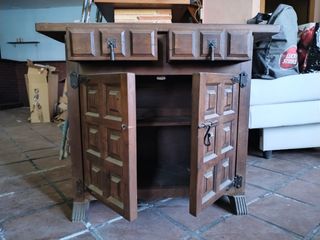 Preciosa antigüedad mueble. Castellano antiguo