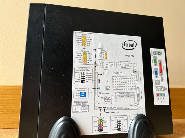 PC pequeño autoventilado Sedatech con disco SSD
