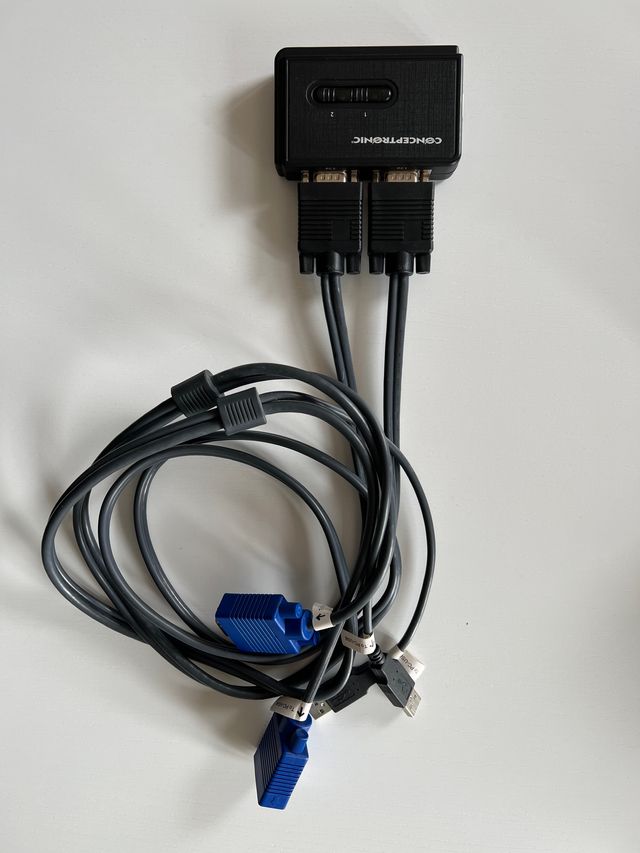 Conmutador (Switch) CONCEPTRONIC