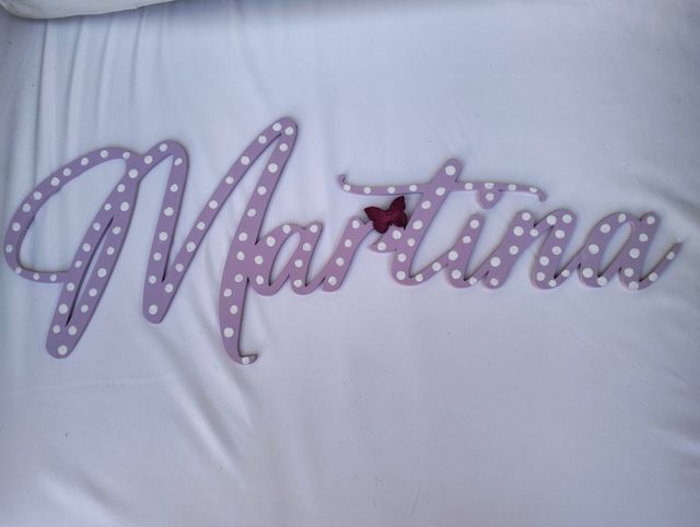 Nombre infantil de madera para pared