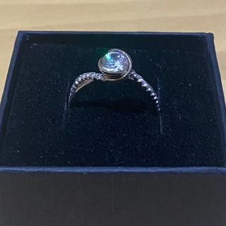 Anillo de plata y circonitas
