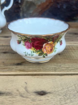 AZUCARERO Y LECHERA ROYAL ALBERT OLD COUNTRY ROSES