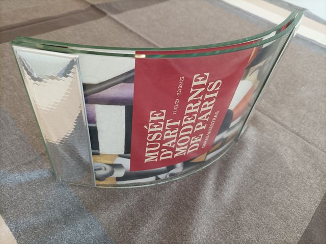 Cornice semicircolare in vetro