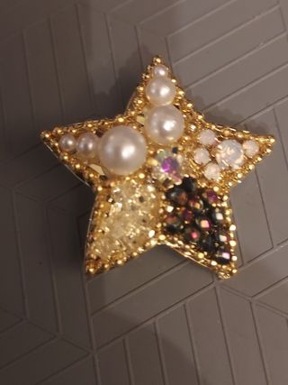 Broche de estrella con abalorios bisutería joyas 