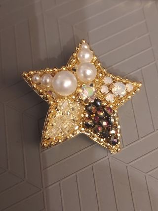 Broche de estrella con abalorios bisutería joyas 