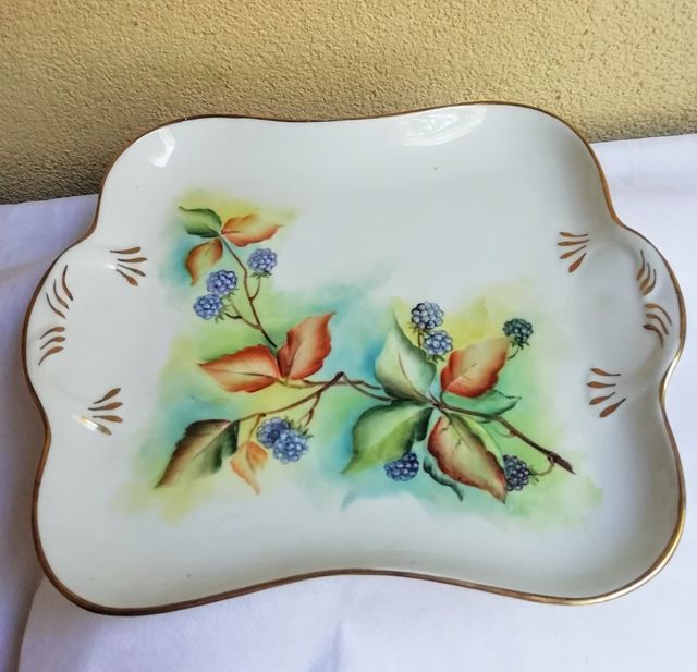 Piatto da presentazione vintage porcellana dipinta