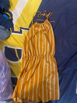 mono amarillo