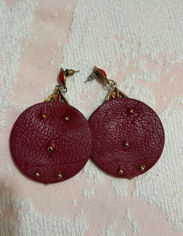 Orecchini rossi pendenti