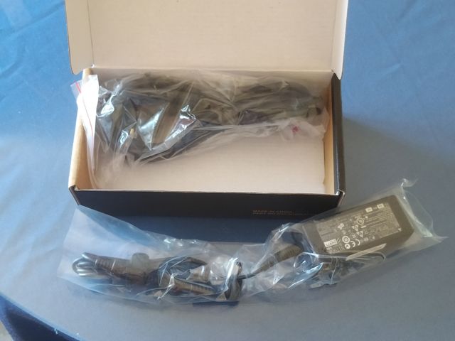 Fuente de alimentación portatil MSI  ADP-40PH