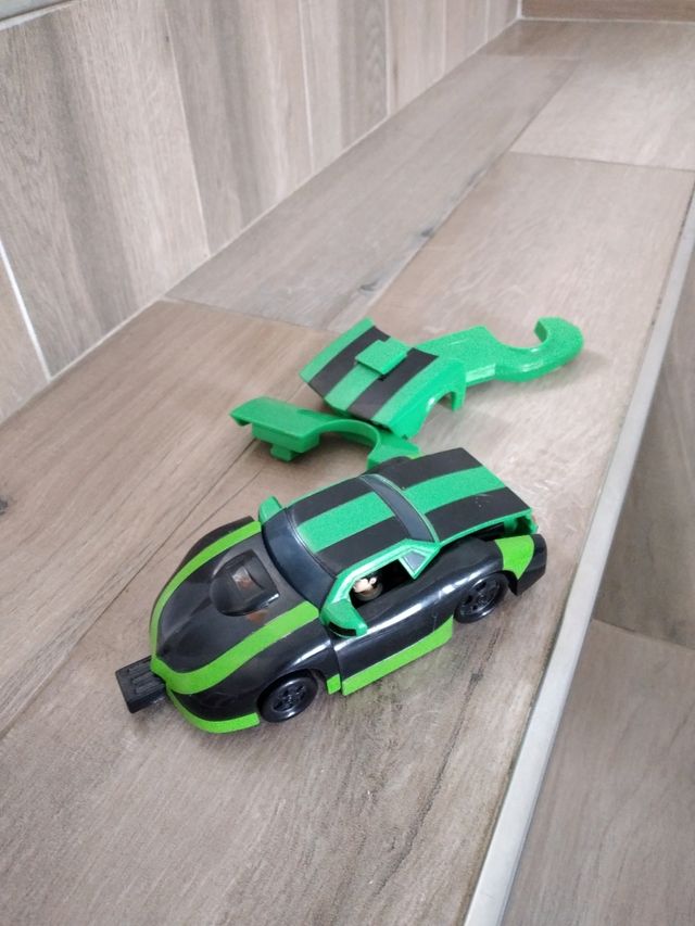 Ben ten ultimate allien - crash vehicle