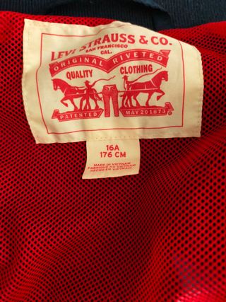 Cazadora chubasquero Levis