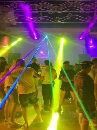 Alquiler Discoteca Móvil 6.000W/Rms JBL