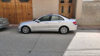 LLANTAS MERCEDES CON NEUMÁTICOS