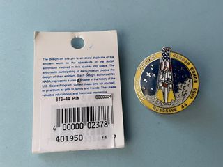 Pins Nasa