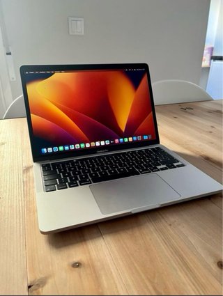 MacBook pro 13 2022