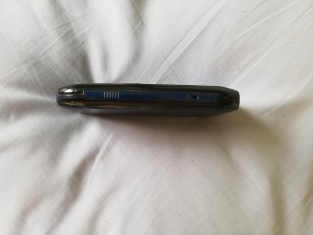 Telefonino nokia con caricabatteria 