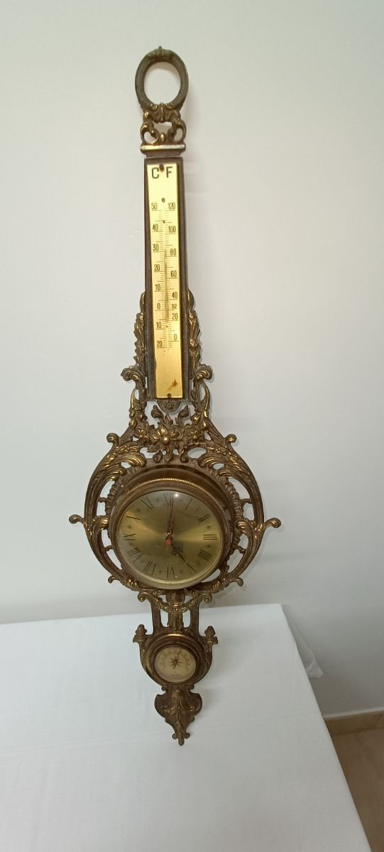 Orologio da parete con barometro