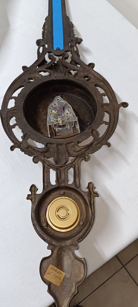 Orologio da parete con barometro