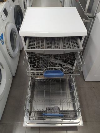 Lavavajillas Bosch Silence Plus Serie 4 de segunda mano por 225 EUR en El  Prat de Llobregat en WALLAPOP