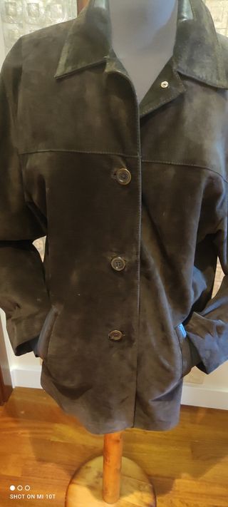 Chaqueta de piel auténtica.