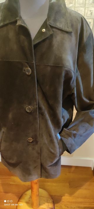 Chaqueta de piel auténtica.