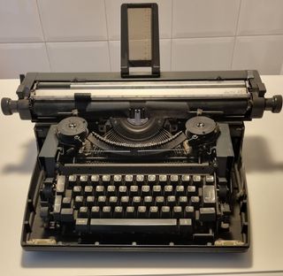 maquina de escribir Triumph-Adler Gabriele 1500