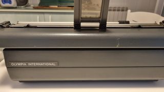 maquina de escribir Triumph-Adler Gabriele 1500