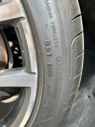 DOS NEUMATICOS RUNFLAT 225/45/R19 96W.