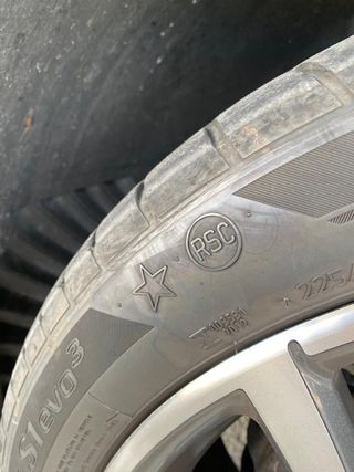 DOS NEUMATICOS RUNFLAT 225/45/R19 96W.