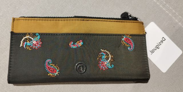 Monedero Desigual