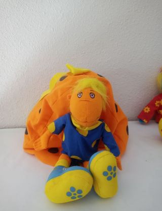 Mochila infantil con muñeco  muñeca a juego