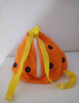 Mochila infantil con muñeco  muñeca a juego