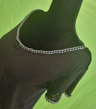 Camiseta negra con cadena Talla M