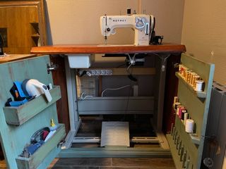 Máquina de coser Refrey 430 con mueble decorativo