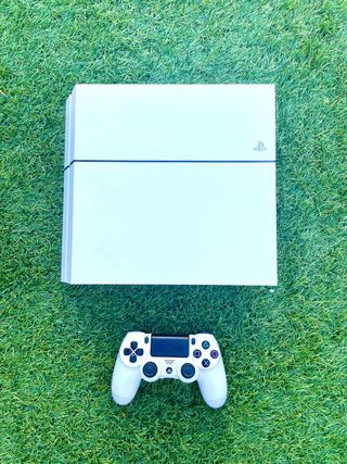 PS4 White edition