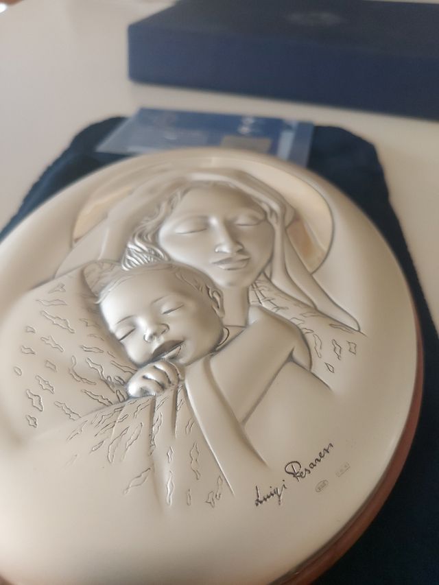 Ovale Madonna con Bambino in argento