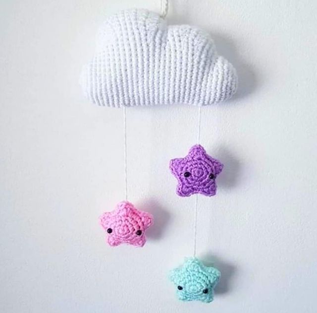 Nube bebé estrellas Amigurumi ganchillo habitacion
