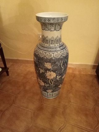 Jarrón de flores azules